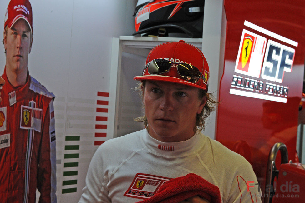 Raikkonen en boxes