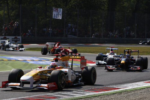 Alonso en las primeras vueltas