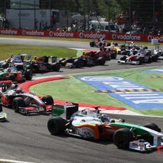 Sutil sale de la primera chicane