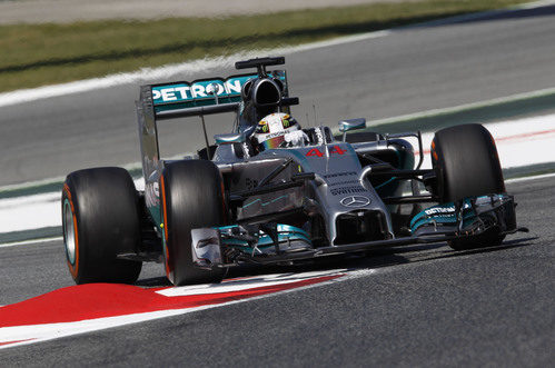 Mercedes marca el ritmo en la pista