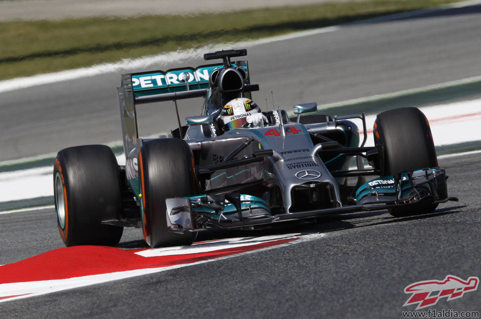 Mercedes marca el ritmo en la pista