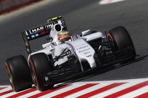 Felipe Nasr rodando en el Circuit de Catalunya