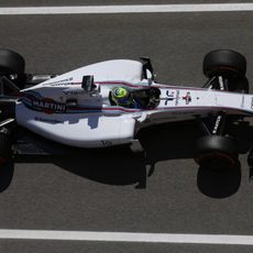 Felipe Massa en el pitlane con el compuesto duro