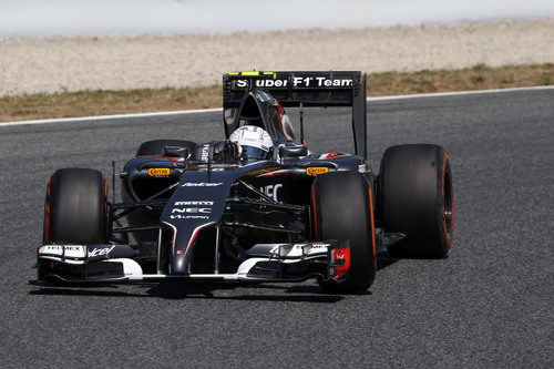 Giedo van der Garde rodando en el Circuit de Catalunya