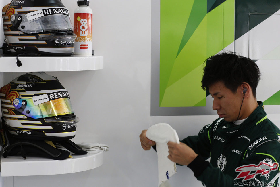 Kamui Kobayashi se prepara para los entrenamientos