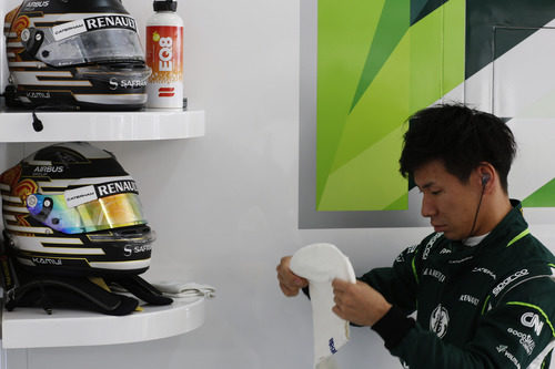 Kamui Kobayashi se prepara para los entrenamientos