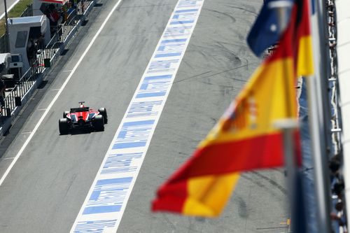 Paso por boxes para Jules Bianchi