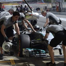 Nico Rosberg regresa a boxes en los entrenamientos