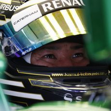 Kamui Kobayashi espera en su box el momento de saltar a pista