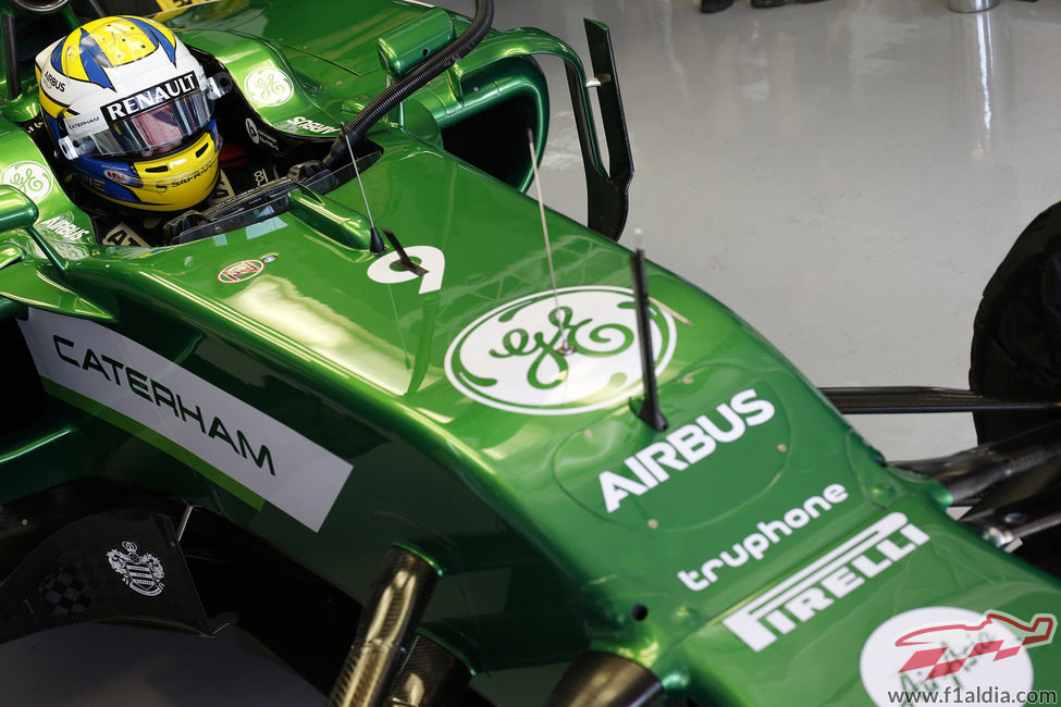 Marcus Ericsson espera su momento en el box