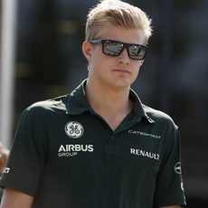 Marcus Ericsson por el paddock