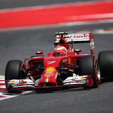 Kimi Räikkönen disputa los Libres 3 en Barcelona