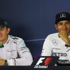 Lewis Hamilton y Nico Rosberg, en rueda de prensa