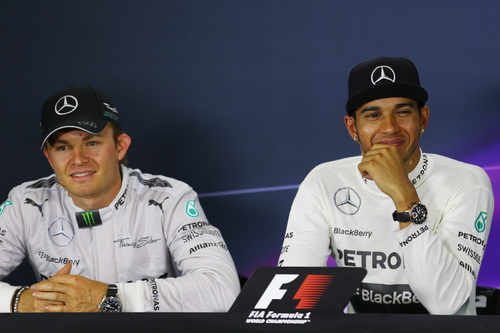 Lewis Hamilton y Nico Rosberg, en rueda de prensa