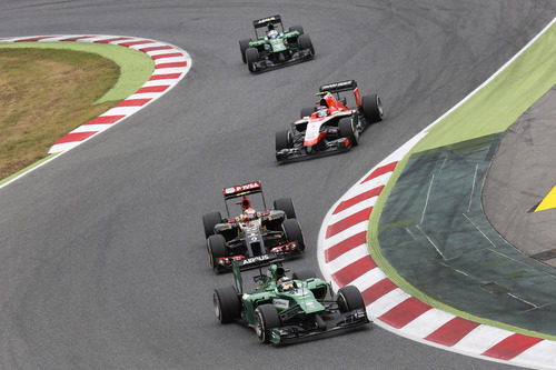 Kamui Kobayashi defiende su posición contra Maldonado