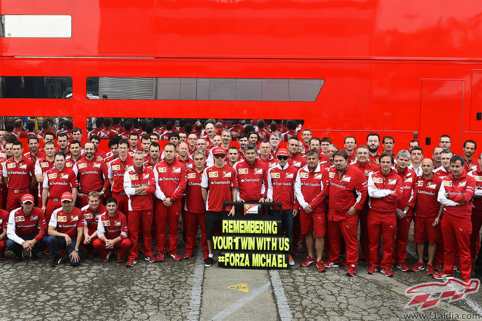 El equipo Ferrari recuerda la primera victoria de Michael Schumacher con la Scuderia