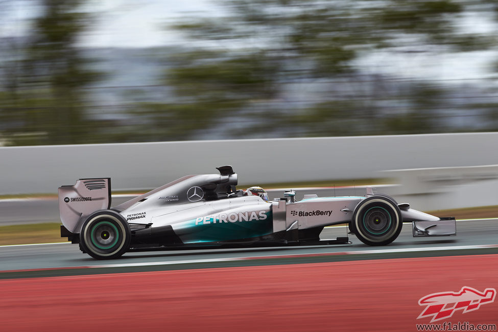Con el medio, Lewis Hamilton fue el más rápido