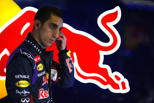 Sébastien Buemi, en el box de Red Bull