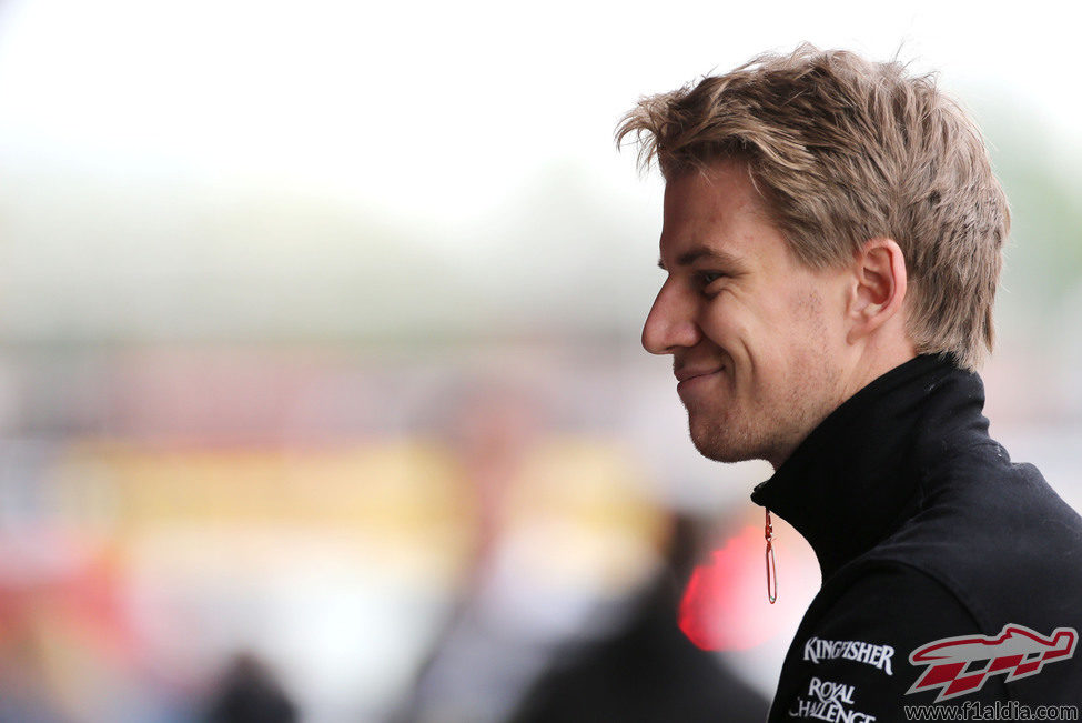 Sonrisa de Nico Hülkenberg en los test