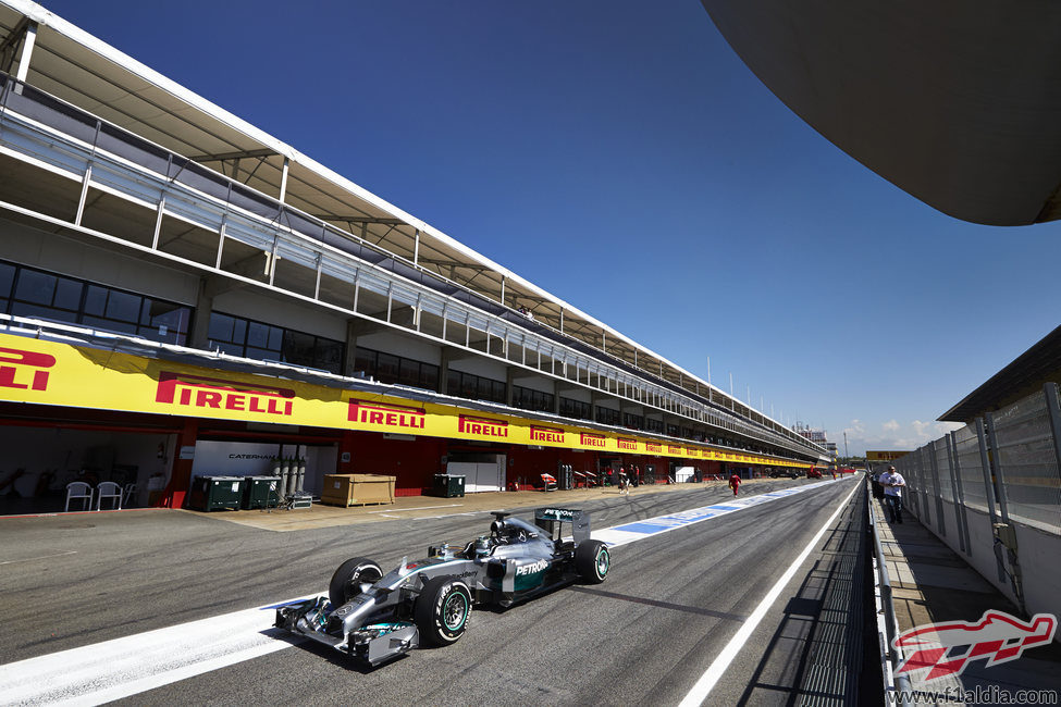 Nico Rosberg en el 'pitlane'