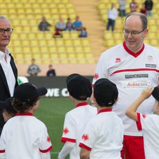 El Príncipe Alberto II de Mónaco jugó un partido de fútbol