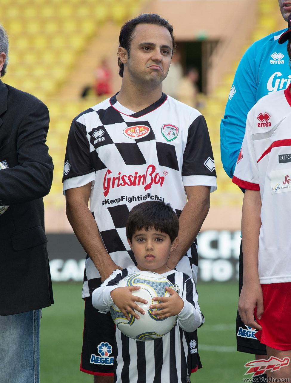 Felipe Massa y su hijo asistieron al partido anual en Mónaco