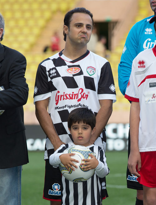 Felipe Massa y su hijo asistieron al partido anual en Mónaco