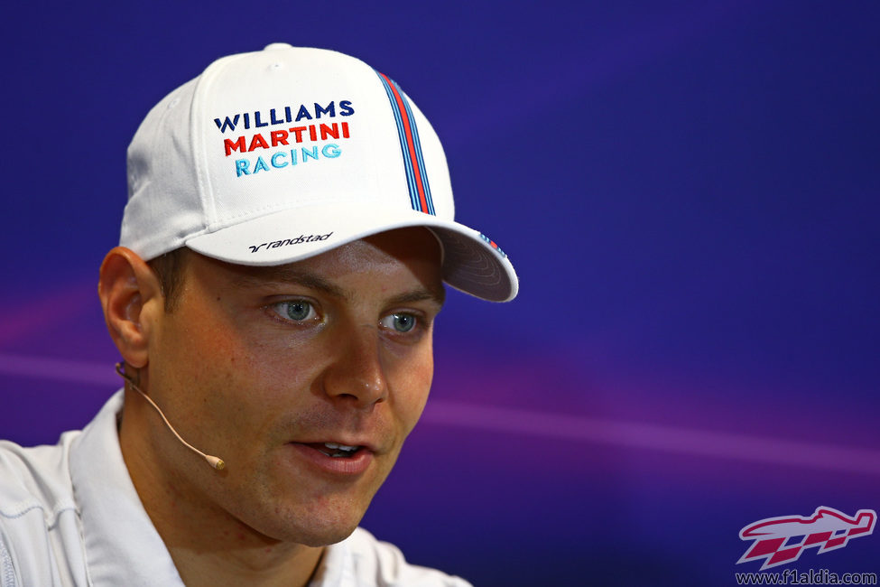 Valtteri Bottas representa a Williams