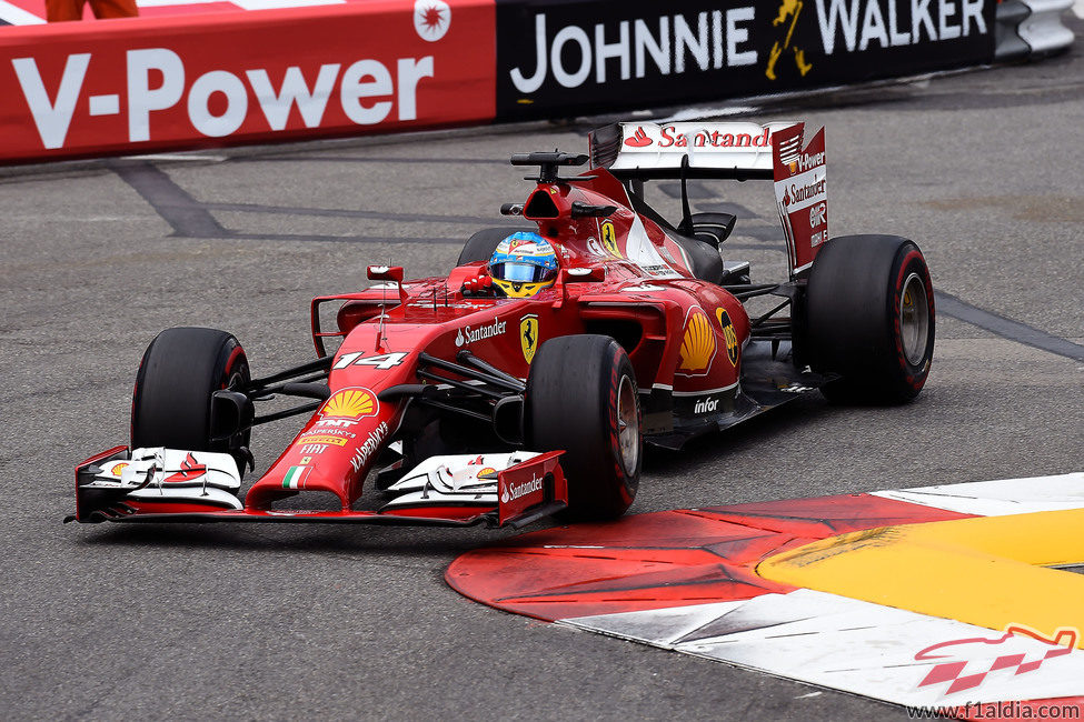 Fernando Alonso lideró la segunda sesión de libres