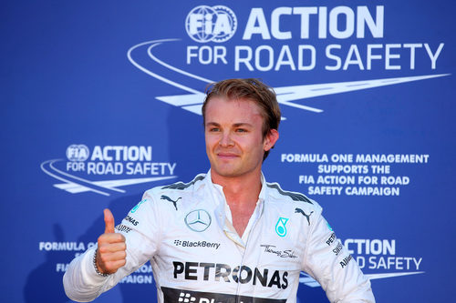 El 'ok' de Nico Rosberg tras lograr la pole en Mónaco