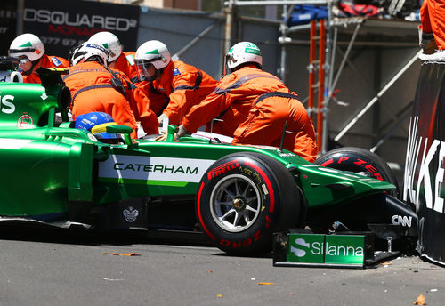 Los comisarios retiran el coche de Massa