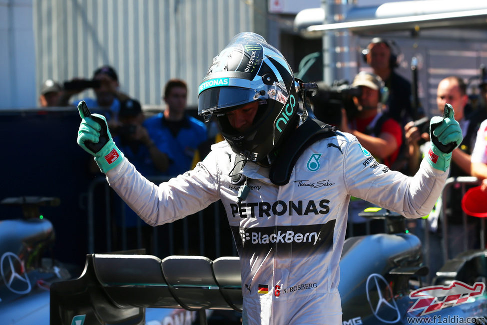 Nico Rosberg celebra su segunda pole de la temporada