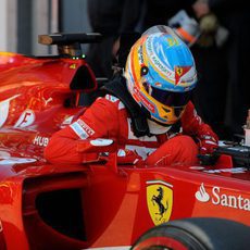 Fernando Alonso se baja del F14-T en Mónaco