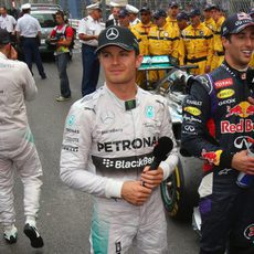 Nico Rosberg y Daniel Ricciardo, juntos tras la carrera