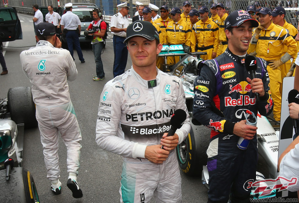Nico Rosberg y Daniel Ricciardo, juntos tras la carrera