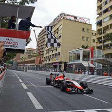 Jules Bianchi cruza la meta en octava posición