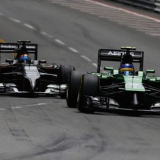 Marcus Ericsson trata de mantener a Adrian Sutil