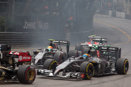 Adrian Sutil y Esteban Gutiérrez completan los primeros metros