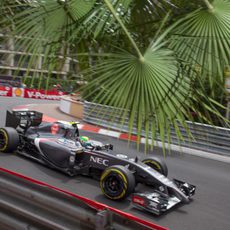 Esteban Gutiérrez cometió un trompo en la Rascasse