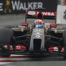 Salto de Romain Grosjean al pisar un piano