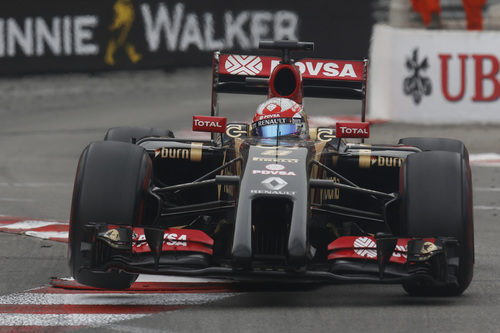 Salto de Romain Grosjean al pisar un piano