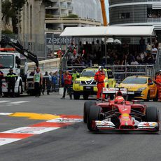 Kimi Räikkönen perdió opciones de podio