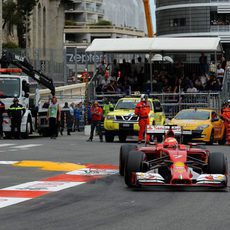 Kimi Räikkönen perdió opciones de podio