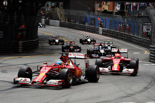 Fernando Alonso y Kimi Räikkönen ruedan juntos