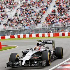 Kevin Magnussen fue el primero en marcar un tiempo