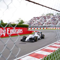 Valtteri Bottas se prepara para afrontar una recta