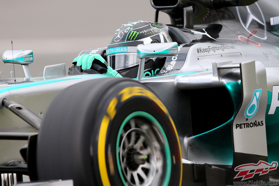 Nico Rosberg pilota el W05 en Montreal