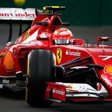 Kimi Räikkönen rindió mejor en la segunda sesión