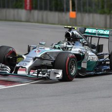 Nico Rosberg ataca los pianos de Montreal