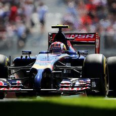 Daniil Kvyat rueda en el circuito de Montreal